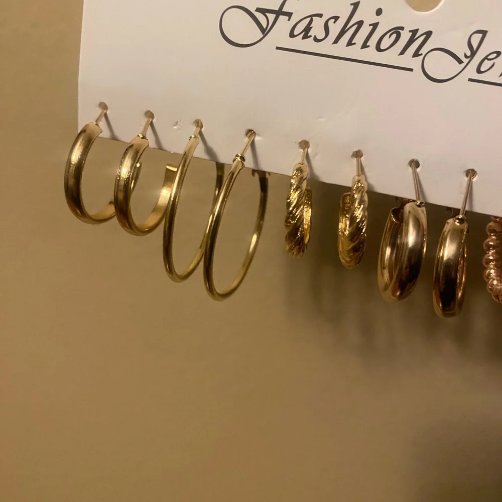 NEW fashion earrings set
